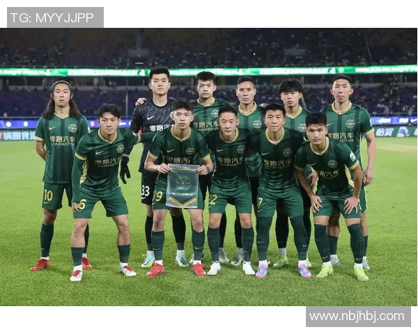 梅州队迎战江绿城，争夺联赛关键三分，球迷期待精彩对决