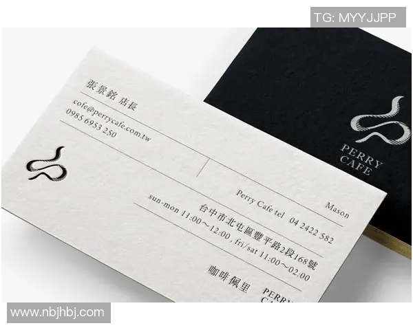 专业网球教练名片设计模板助您提升个人品牌形象与客户吸引力